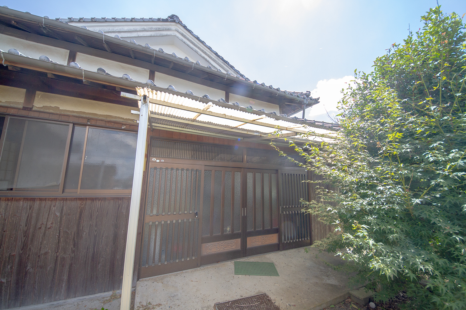 01｜玄関外