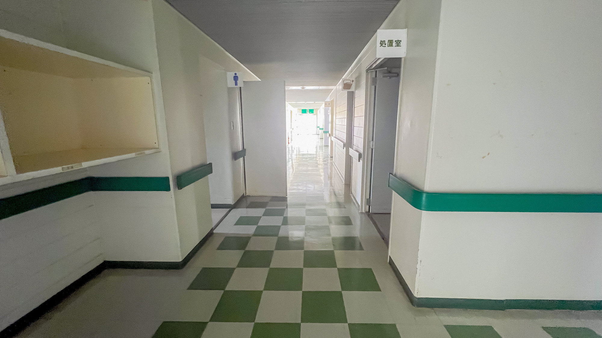 34｜2階：廊下