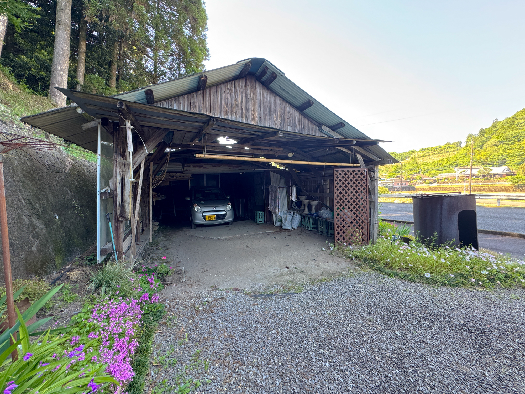 【山田町】自然豊かな町の、畑に囲まれた店舗付き物件