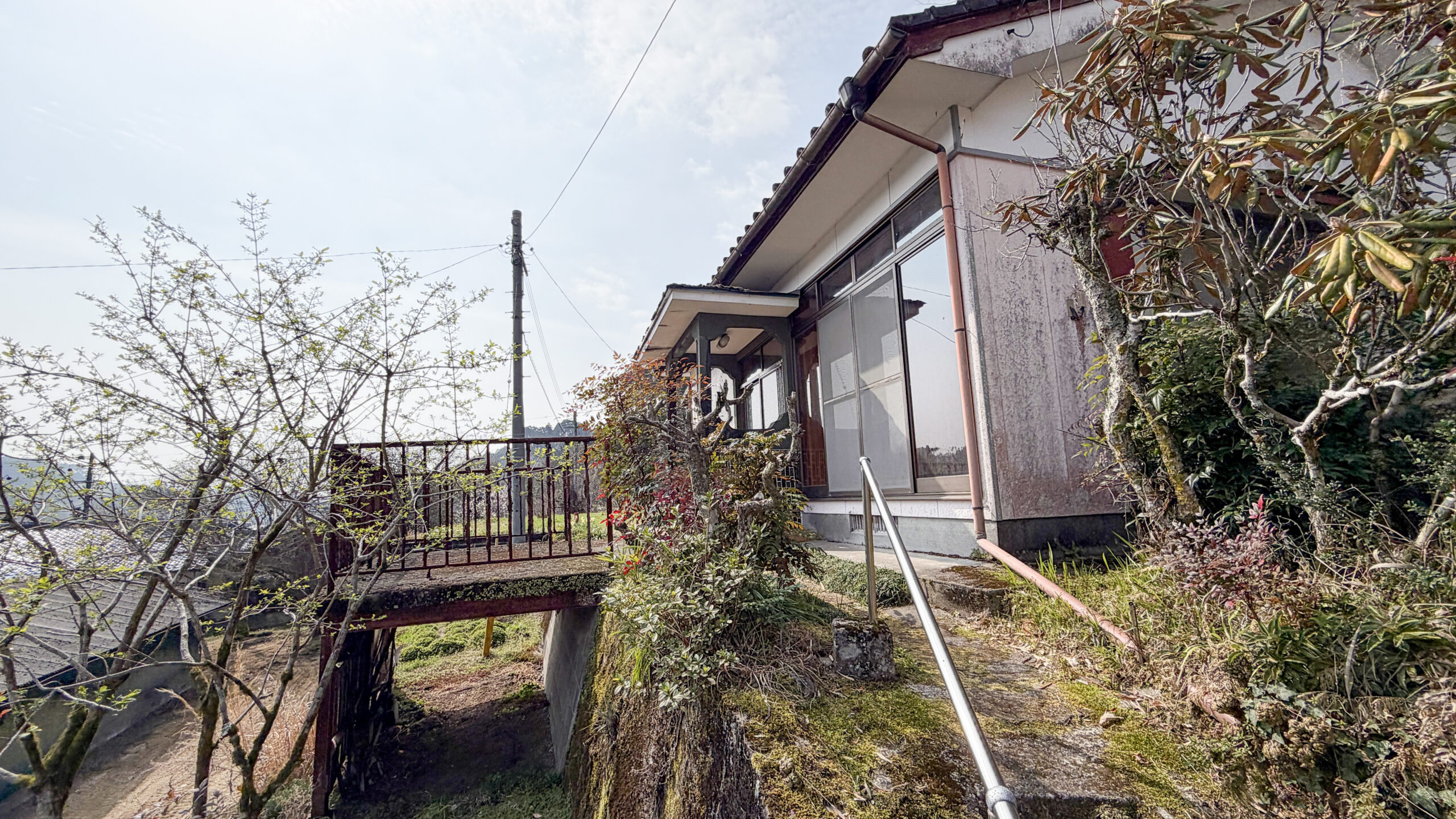 【美川町】坂の上に現れる絶景空き家。霧島を望む1144坪、2棟付き物件を見てきた！