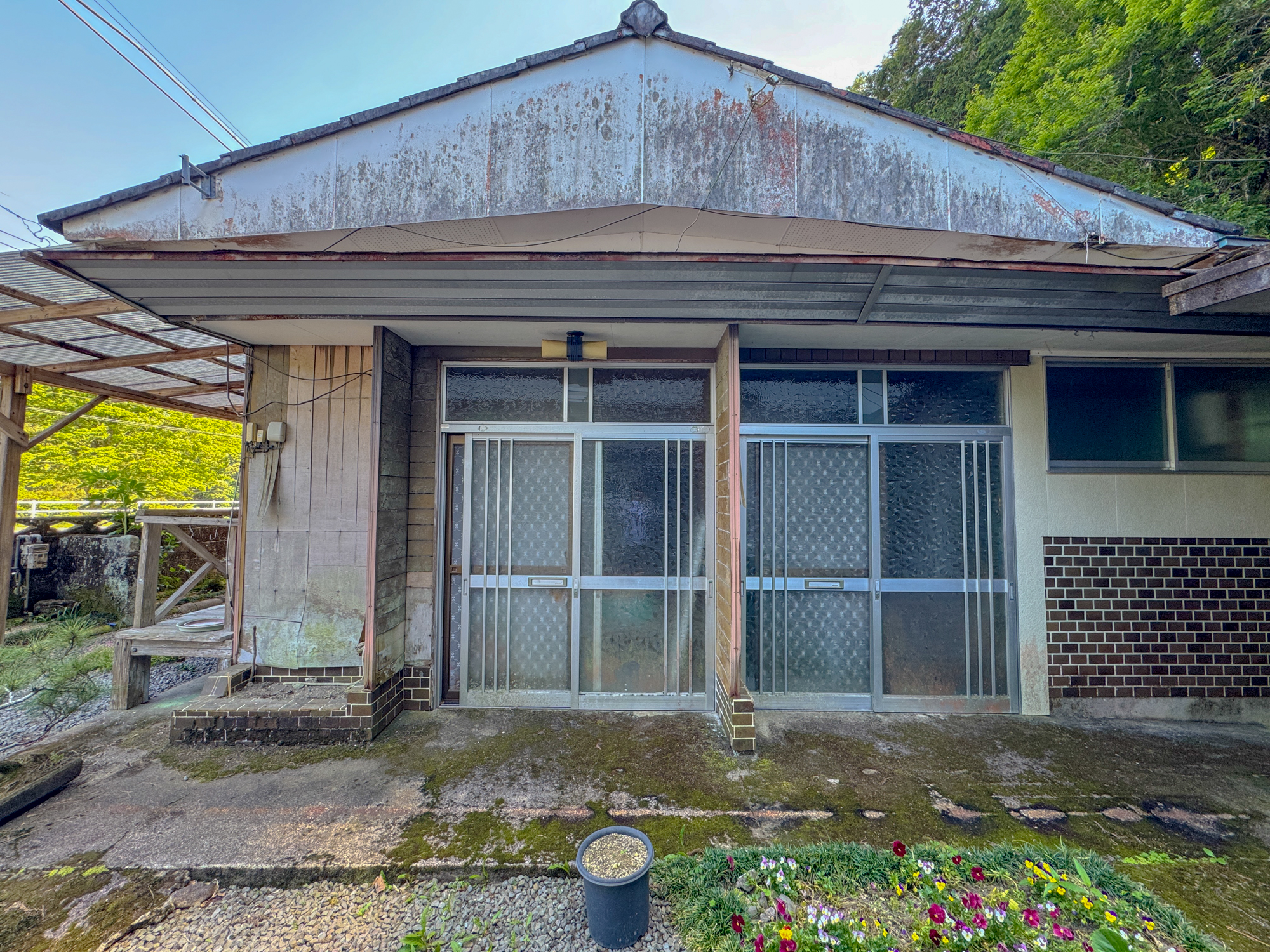 【山田町】自然豊かな町の、畑に囲まれた店舗付き物件