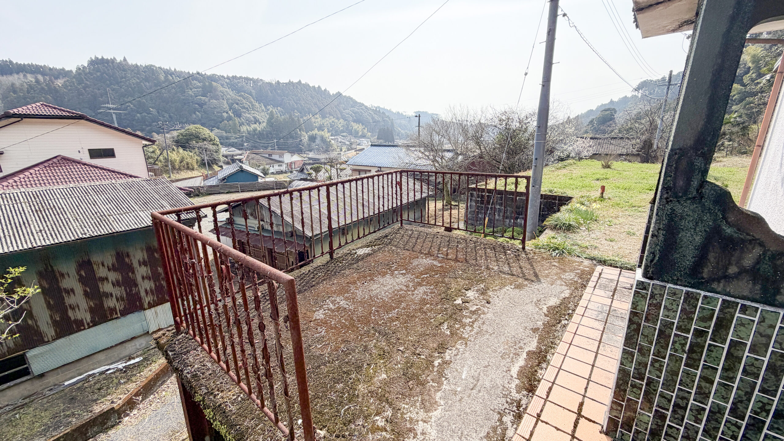 【美川町】坂の上に現れる絶景空き家。霧島を望む1144坪、2棟付き物件を見てきた！