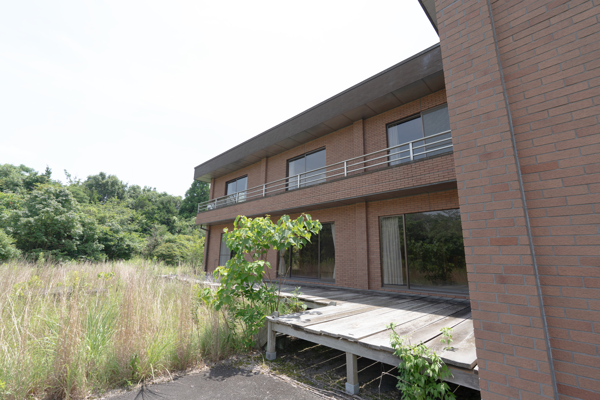 【高城町】家の中に大広間と宴会場！？3,000坪超！の敷地に建つ12LDKの巨大空き家が史上最大の豪華さだった！