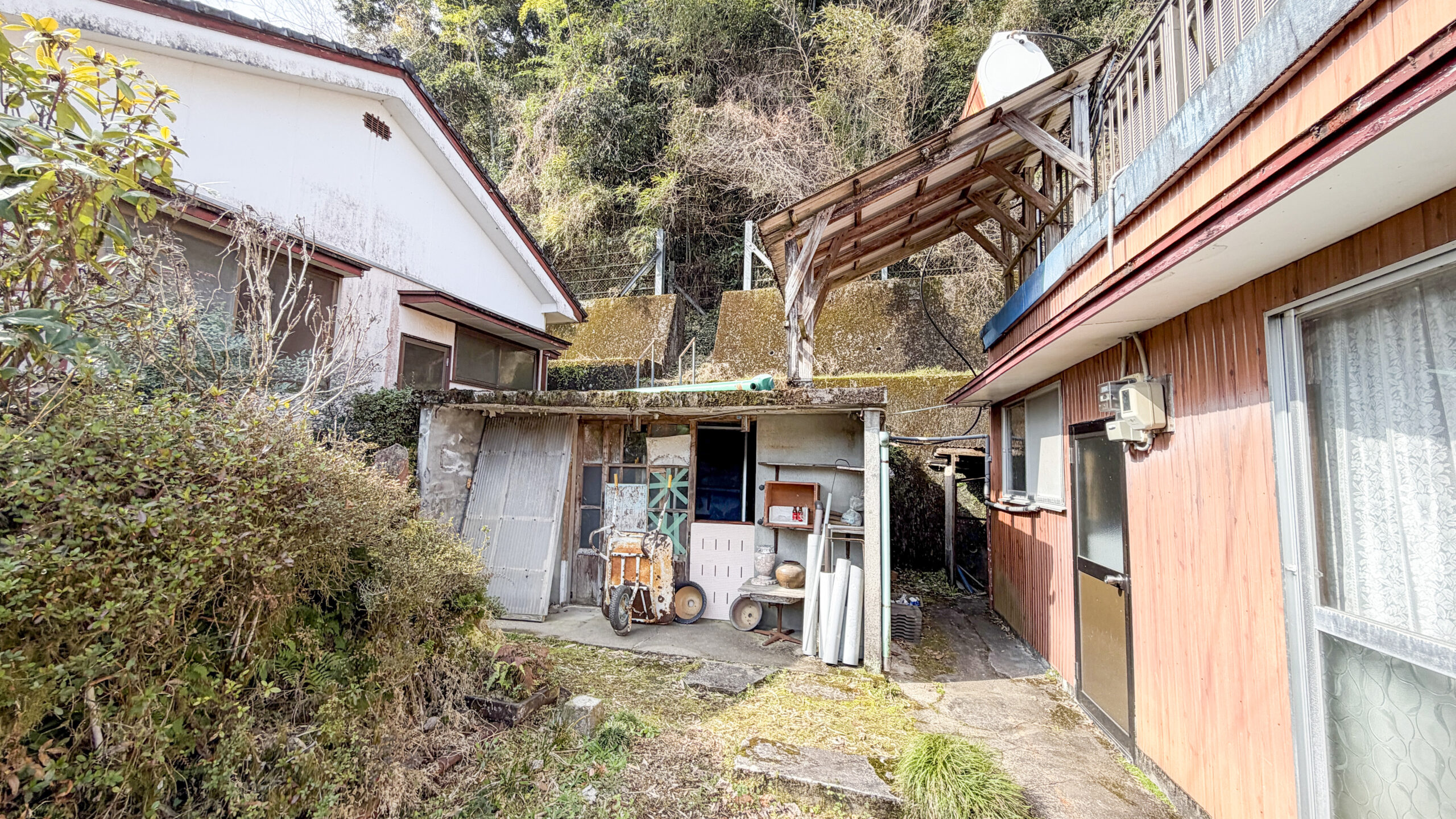 【美川町】坂の上に現れる絶景空き家。霧島を望む1144坪、2棟付き物件を見てきた！