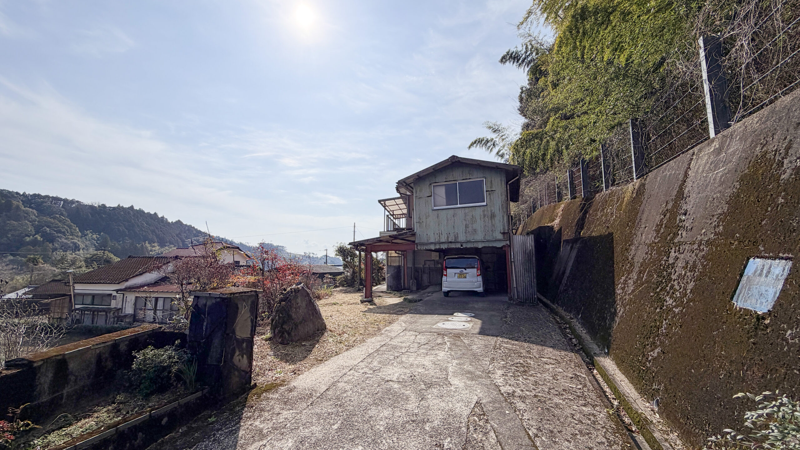 【美川町】坂の上に現れる絶景空き家。霧島を望む1144坪、2棟付き物件を見てきた！