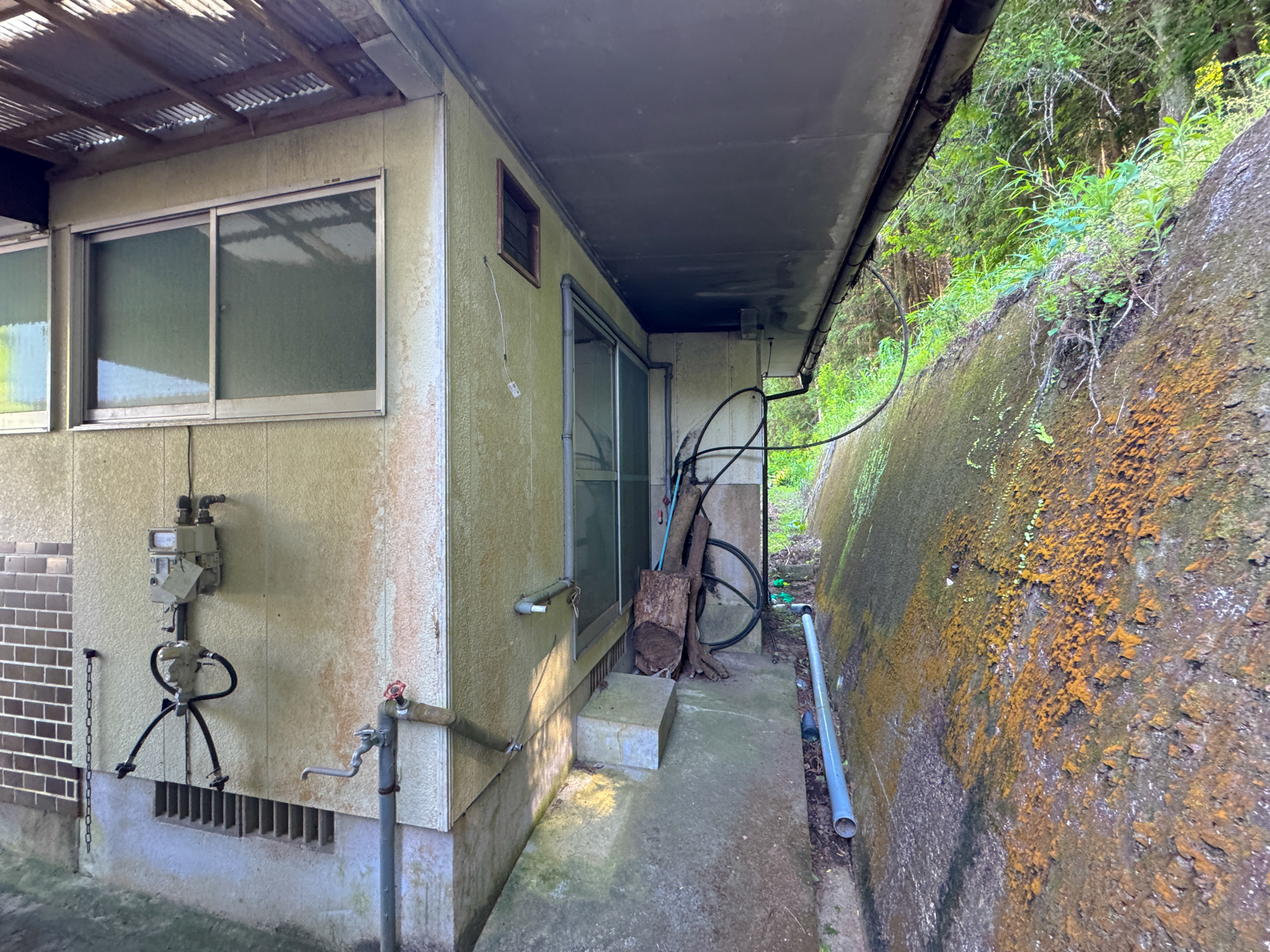 【山田町】自然豊かな町の、畑に囲まれた店舗付き物件