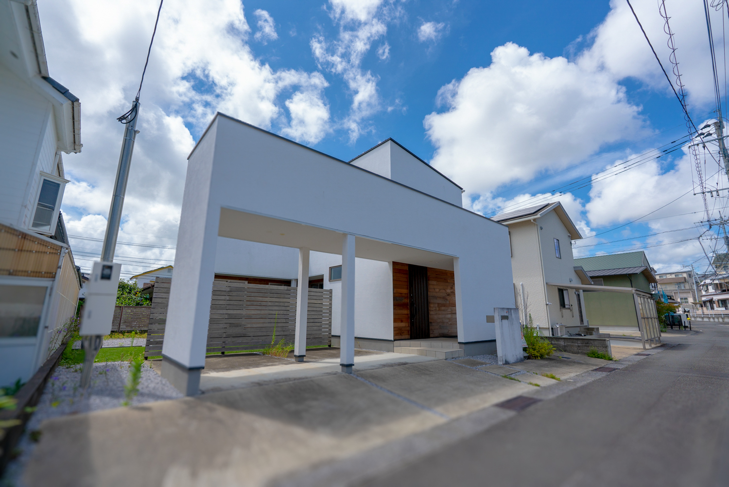 【大坪東】3方が壁に守られた住宅街のプライベートヴィラ
