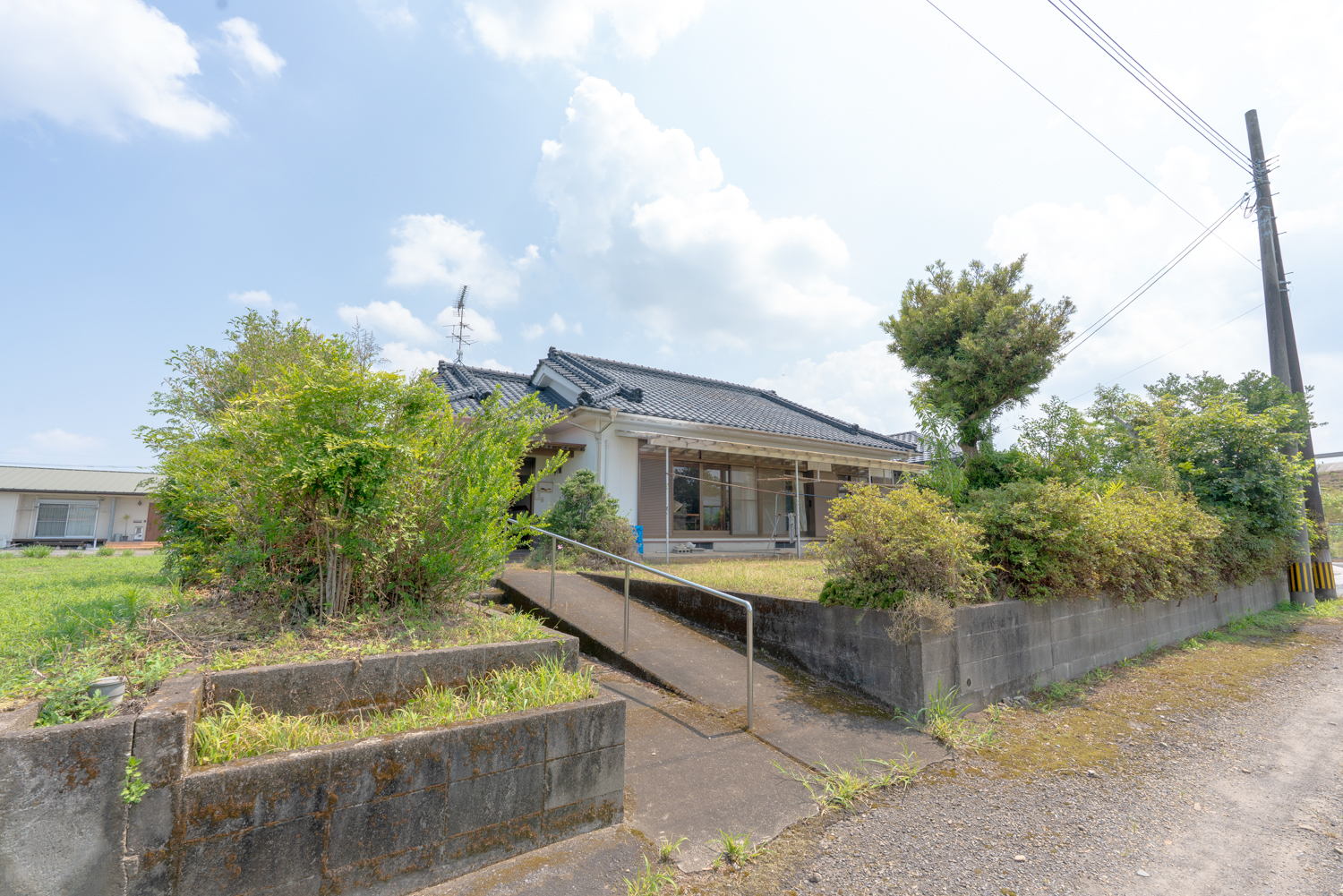 【金田町】広い縁側でのびのびスローライフを過ごせる平屋