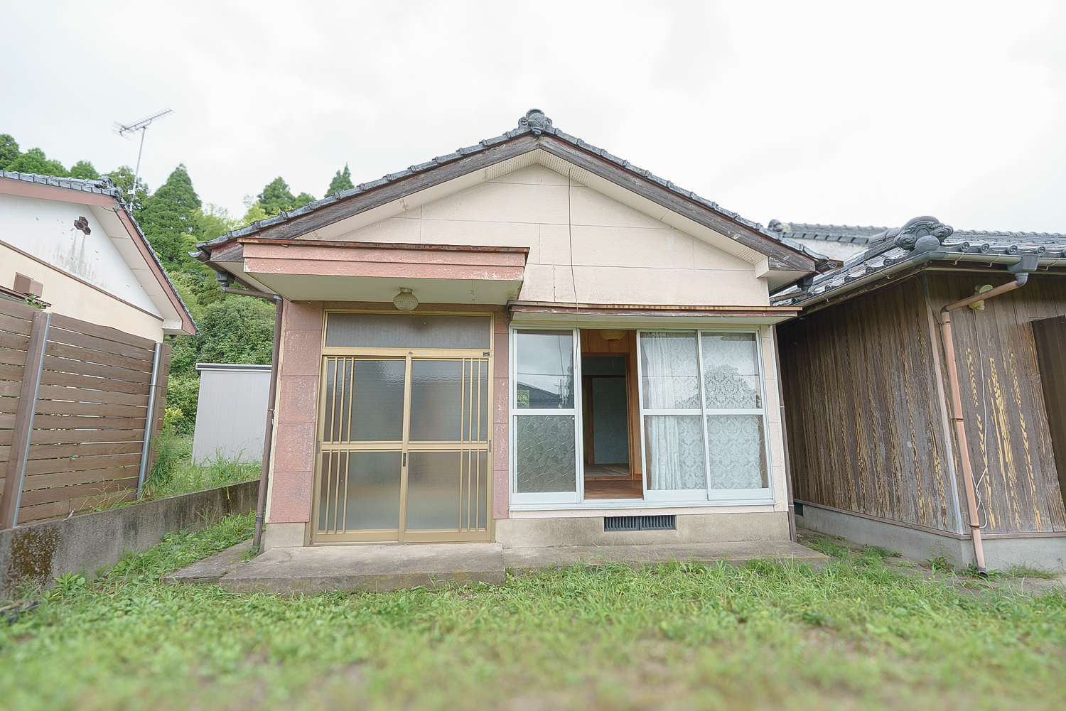 21｜離れ：玄関外