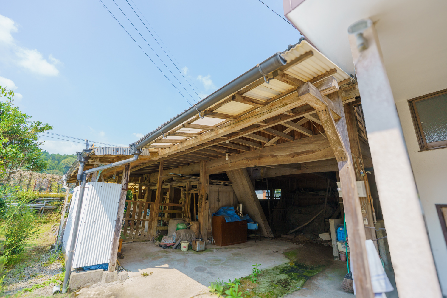 【山田町】裏庭に小川が流れる贅沢！ 屋根付き大テラスのある田舎暮らし