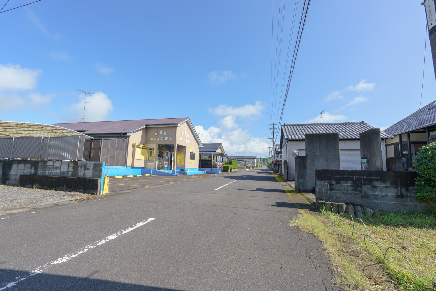【山之口】待合室と駐車場完備。即営業できる店舗付き住宅。