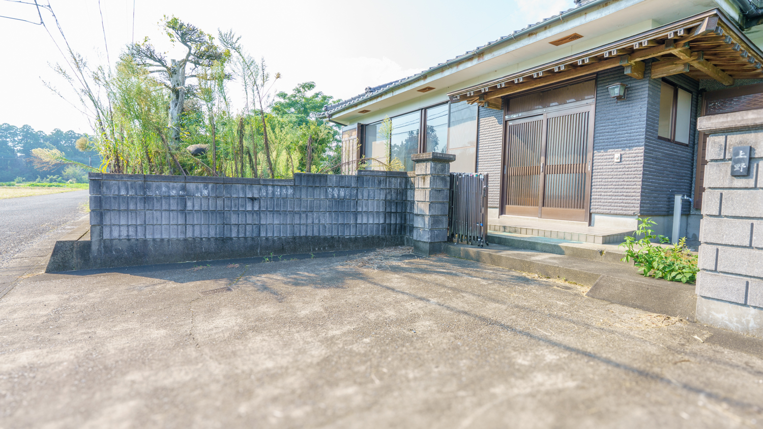 【平塚町】陽だまりの広縁でお茶時間。庭と暮らす151坪の空き家