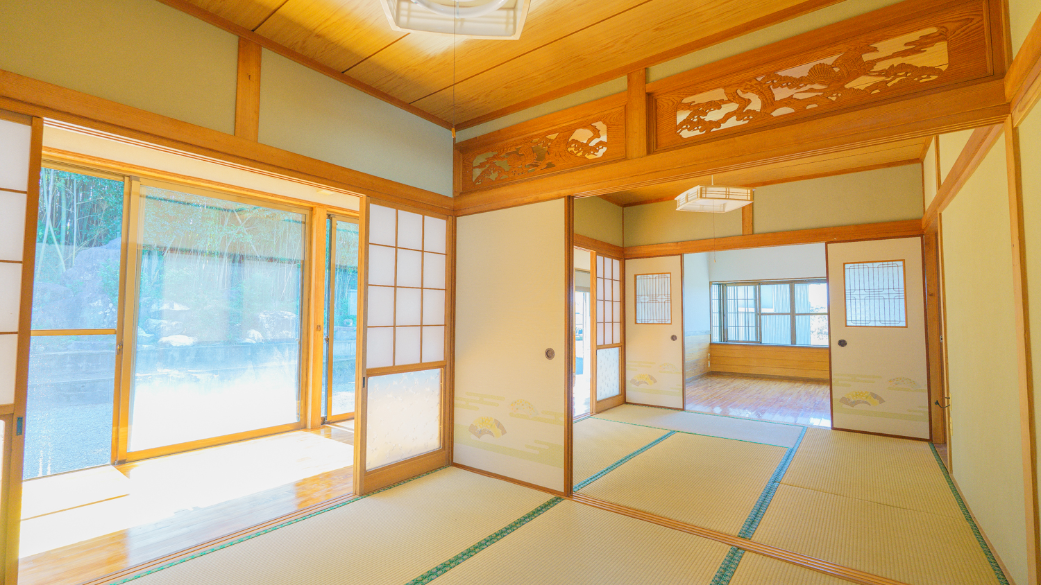 14｜和室続き間・彫刻欄間と広縁