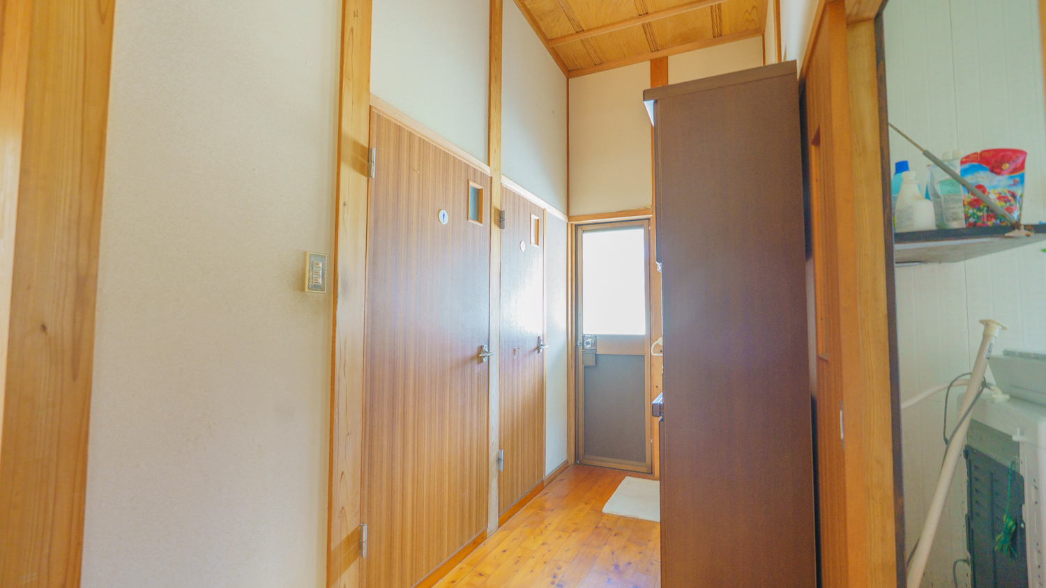 19｜廊下・男女別トイレの入り口
