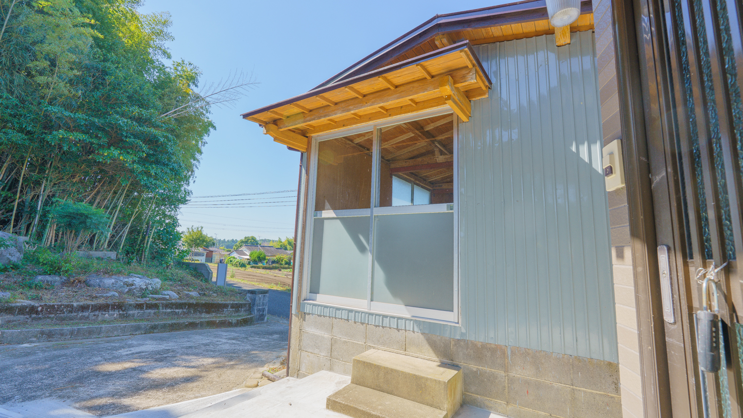 20｜外観・付属小屋と勝手口