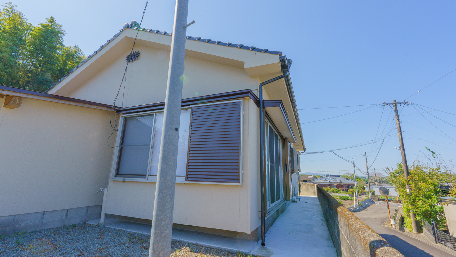 23｜建物側面・通路と見晴らし