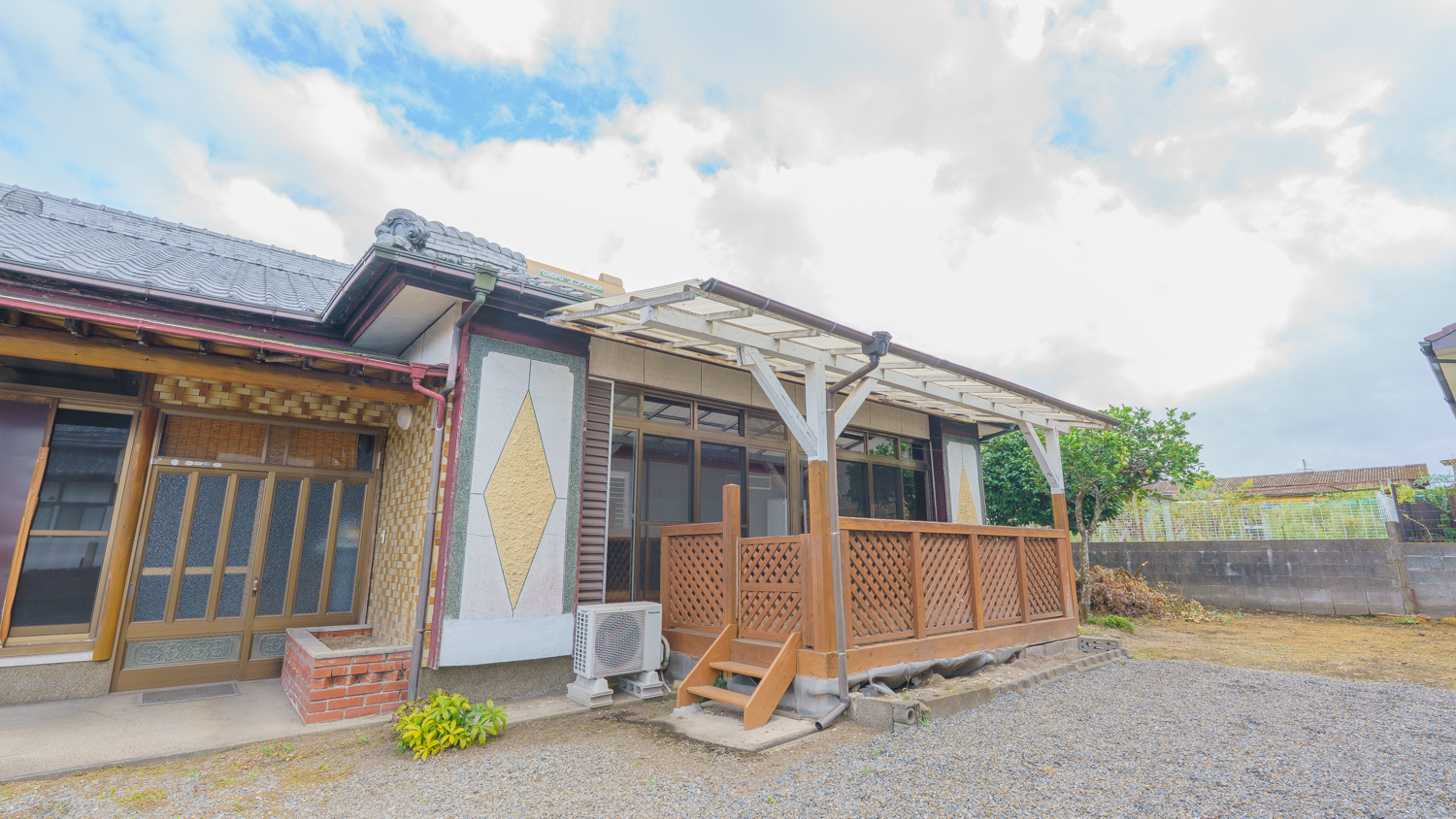 【早水町】陽だまり広縁と庭を愉しむ。敷地150坪に佇む平屋5LDK