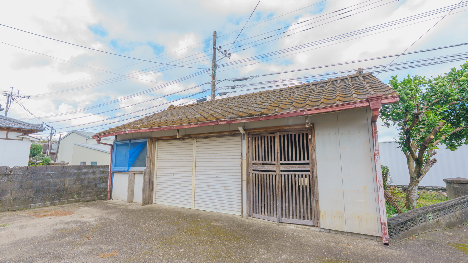 【早水町】陽だまり広縁と庭を愉しむ。敷地150坪に佇む平屋5LDK